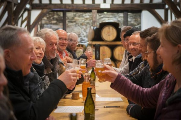 cidre breton : découvrez les saveurs authentiques de Bretagne