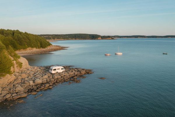 Aire camping car arzon : guide pratique pour stationner face au golfe du Morbihan